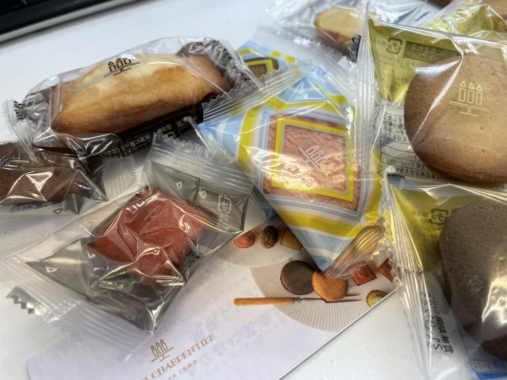 670EFE40-F4B9-4E35-9F7B-9C3D7F241A9B