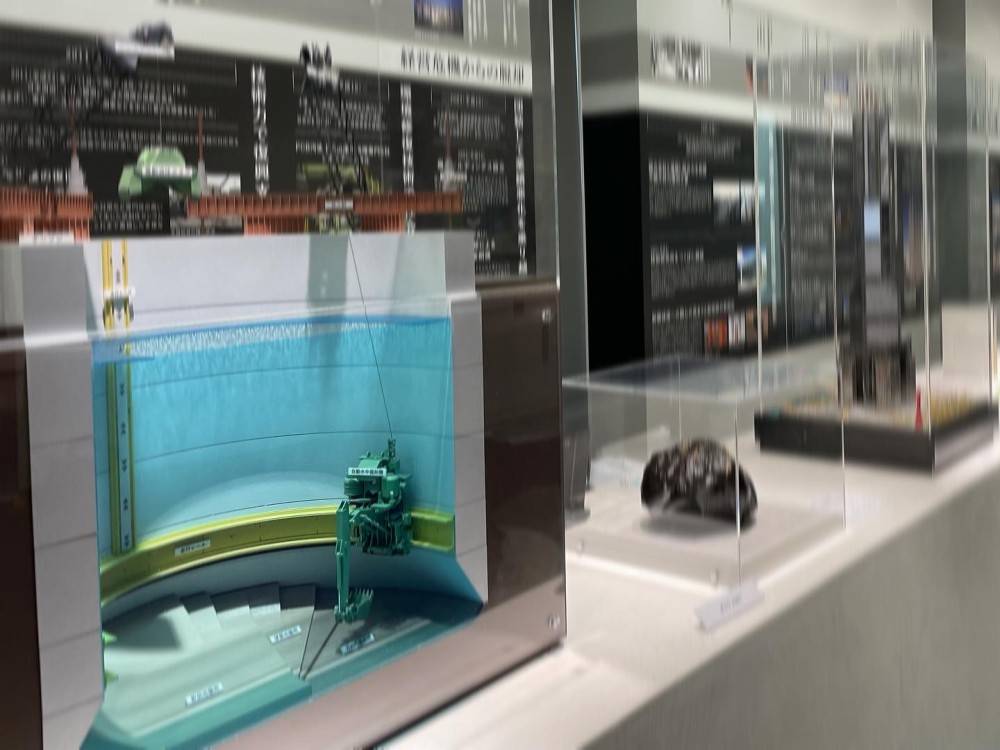 A015A229-2FF5-4C55-B538-53ED9261A7AD