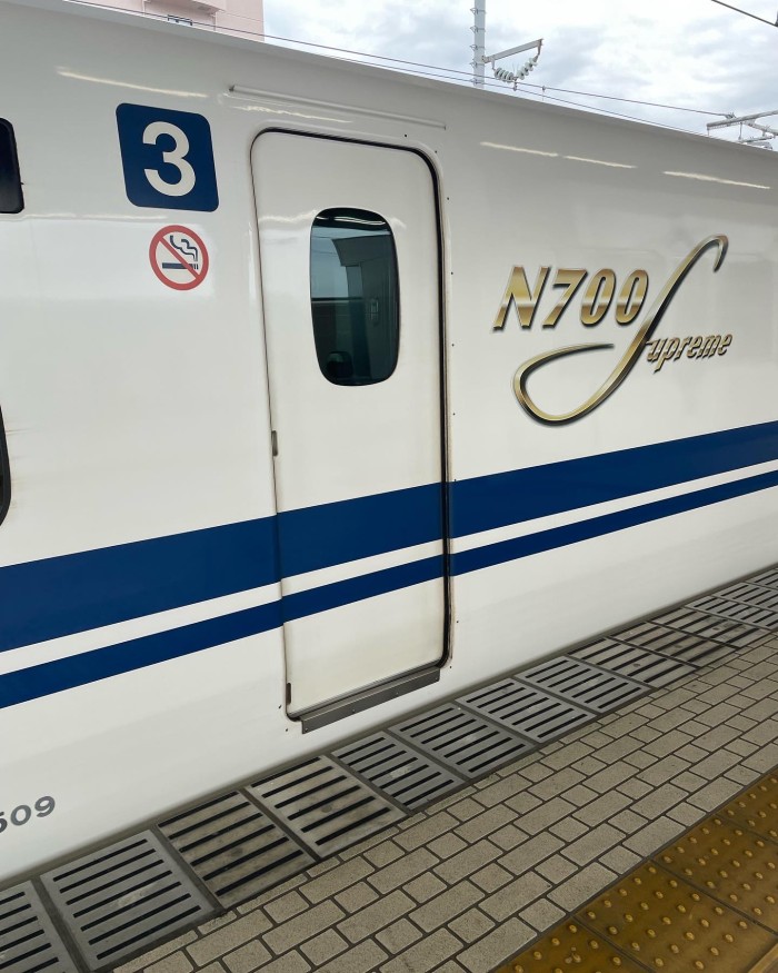 E95AA671-EBDE-472D-B410-23659FC42500