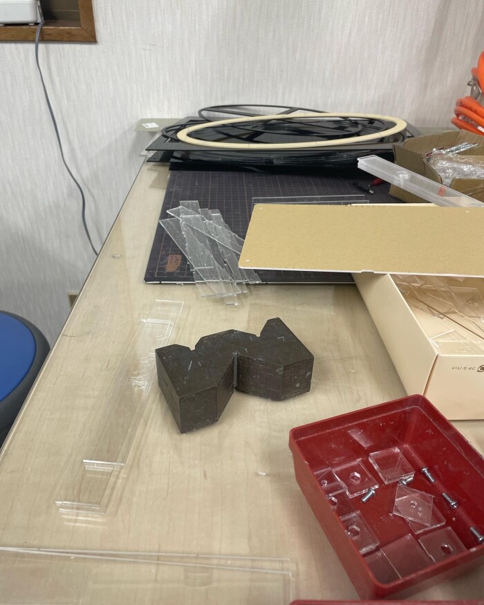 DF61CD37-CED3-4E56-A44D-247EF7CA3CD0