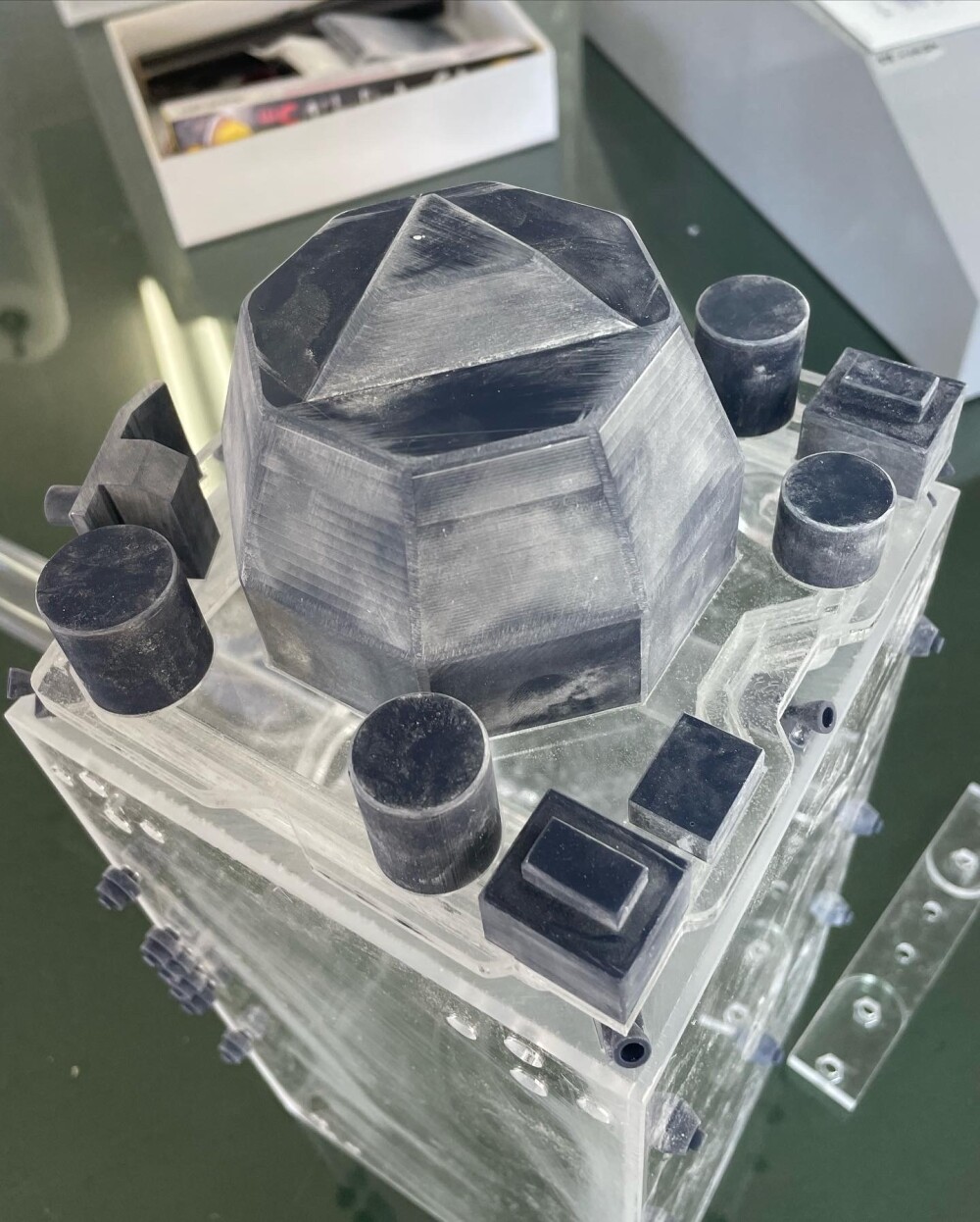 5B242B6D-0840-486F-A427-3EB608643423