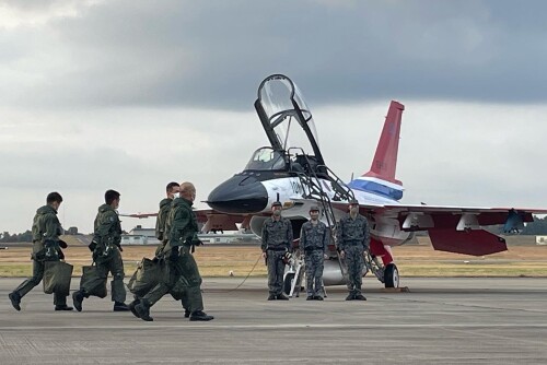 606AD4DC-17E6-445E-8813-E3FD1A205007