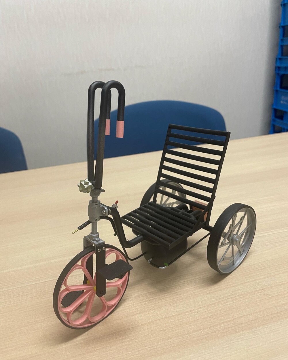 BF2CE6D0-8FB2-4EC1-85EE-0D7185632585