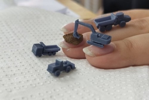 7DACFDE5-33EC-44F9-90EF-8E1487C4C1D9